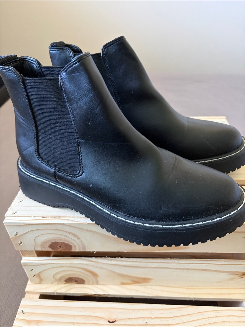 Women’s Black Chelsea Boots – Classic Slip-On Ankle Boot